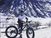 Гришо се отдаде на "здравословен уикенд" с колело по снега (Снимки,видео)