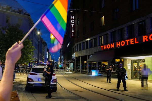 Стрелбата в норвежката столица Осло се разследва като възможен терористичен акт. СНИМКИ: РОЙТЕРС