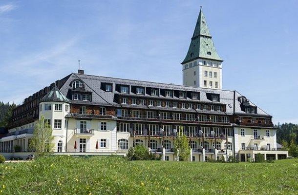Замъкът Елмау в Германия, където се събраха страните от Г-7.