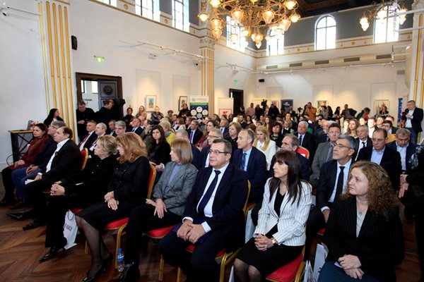 Пълната зала на церемонията по раздаването на “Академичните оскари”

СНИМКИ: ВЕЛИСЛАВ НИКОЛОВ