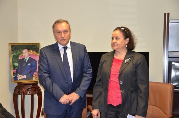 Посланикът на Мароко Закия ел-Мидауи с почетният консул на африканската държава в Пловдив Стефан Глосов