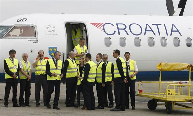 Стюардеси провалят пилоти в Загреб