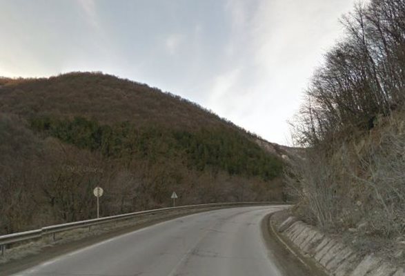 Главният път София - Варна край Търговище  Снимка: Google street view
