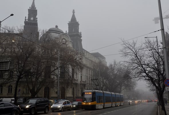 Замърсяването на въздуха в София е факт и в празничните дни. 