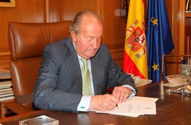 Бившият испански крал Хуан Карлос СНИМКА: Ройтерс