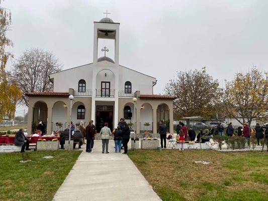 Храмът в село Триводици е дългочакан.