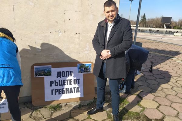 Йордан Иванов на протеста.