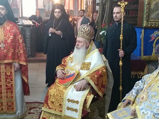 Величкият епископ Сионий поема Бачковския манастир. СНИМКИ: Авторката