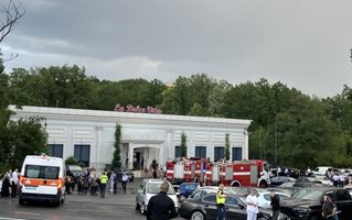 17 души са потърсили помощ след срутването на тавана на сватбения салон в Кърджали