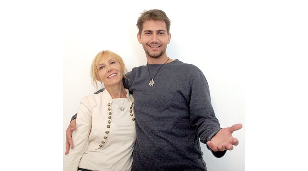 Ирен със сина си Владимир, който учи медицина, което също сближава нейната героиня от сериала с историята на личния й живот.