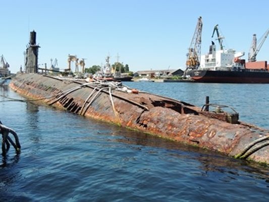 Последната българска подводница "Слава" СНИМКИ: Архив