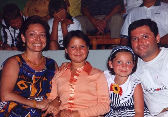 Българката Емилия, която умира в атентата, заедно с двете си дъщери и съпруга си Димитър.