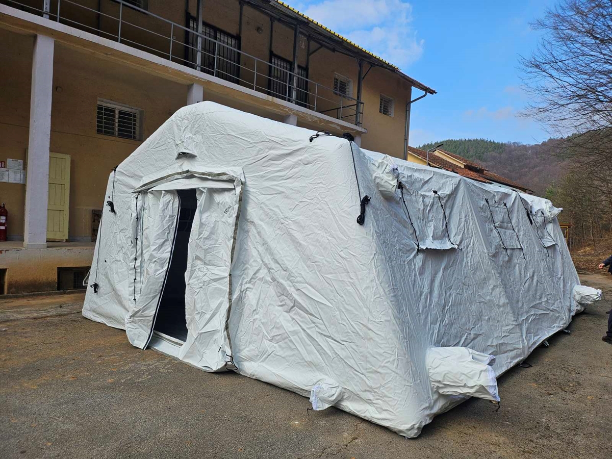 Държавата се сдоби с последно поколение палатки за извънредни ситуации (Снимки)