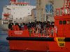 Италия и Холандия в лют спор заради флагa на спасителен кораб с мигранти