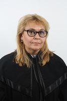 Съдия Татяна Жилова е преподавател по право на интелектуалната собственост в СУ “Св. Климент Охридски”, където завършва специалностите “Българска филология” (1991) и “Право” (1997). Придобива магистърска степен по право на Европейския съюз (2009 г.), и образователна степен “доктор по Право на интелектуалната собственост” (2020). От 2007 г. е съдия в Административния съд - София-град. Тя е и председател на Съюза на съдиите. От юни 2023 г. е съдия към Централното отделение на Единния патентен съд в Париж