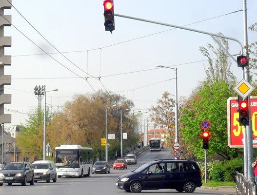 Затварянето на Бетонния мост ще доведе до големи промени в трафика на Пловдив.