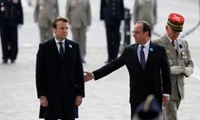 Франсоа Оланд и Еманюел Макрон присъстват на церемония за отбелязване на края на Втората световна война