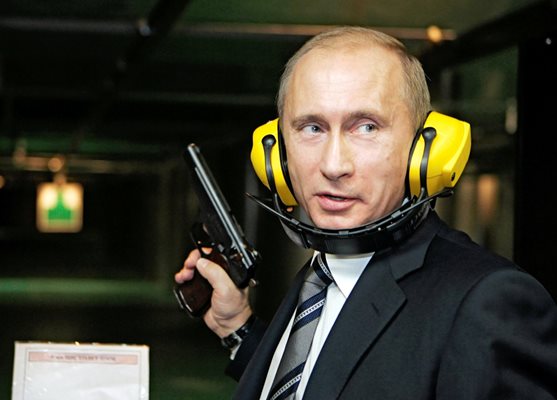 Владимир Путин лично инспектира учения на руските ядрени сили