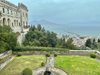 Невероятна красота – манастирът „Свети Мартин" виси над вулкана Везувий в Неапол