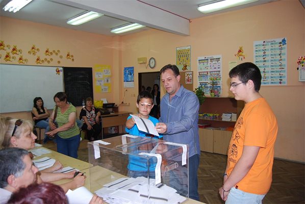 Кметът на Велико Търново: Гласувах за бъдещето на децата ми