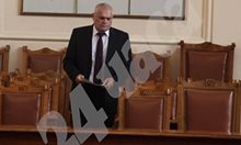 Само Валентин Радев се върна от бившите министри в парламента