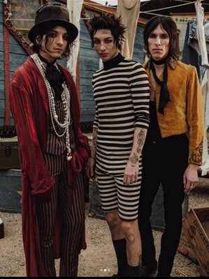 Palaye Royale са с доста ексцентрична визия. СНИМКА: ИНСТАГРАМ ПРОФИЛ НА ГРУПАТА