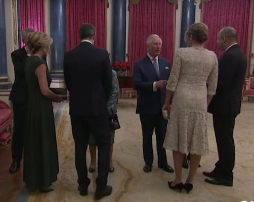 Принц Чарлз посрещна президента на България Румен Радев и съпругата му Десислава Радева в Бъкингамския дворец снощи
Кадър: Global News