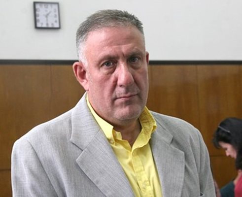 Д-р Иван Димитров получи 2,5 г. условно от Апелативния съд в Пловдив за убийството на Плъха. 
