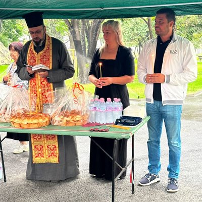 Кметът на община „Родопи“ Павел Михайлов и кметицата на Браниполе Даниела Стоилова по време на водосвета при откриването на новите придобивки.