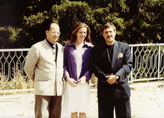 Княз Кардам заедно със съпругата си Мириам и Максим Бехар в Смолян през 1998 г.