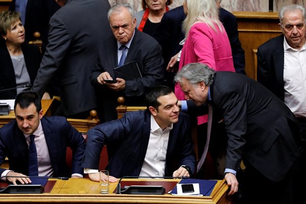 Гръцкият премиер Алексис Ципрас спечели вота на доверие в парламента СНИМКИ: РОЙТЕРС