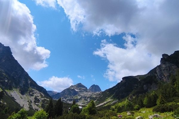 Пленителната красота на Мальовица ще ви накара да почуствате пълен релакс.