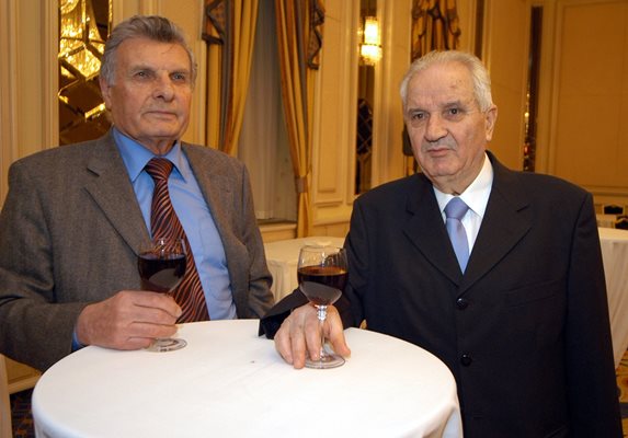 2.5.2005 г. Георги Атанасов (вдясно) на среща на премиерите на България
