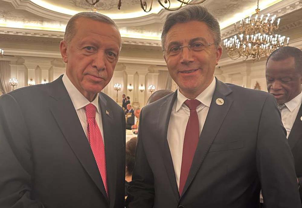 Карадайъ в Анкара, поздрави Ердоган за третия мандат
