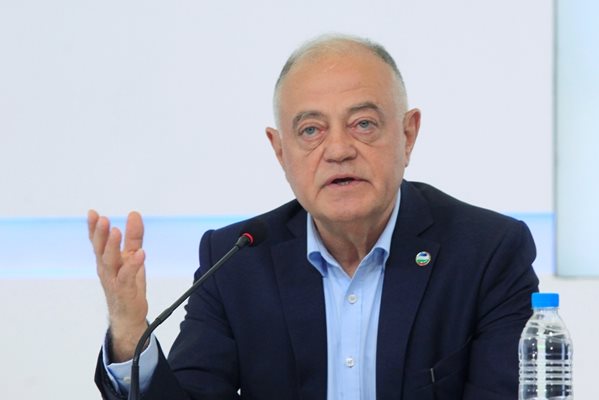 Ген. Атанас Атанасов, лидер на ДСБ