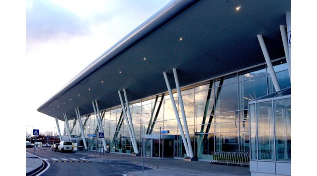 "Соф кънект" взема летище София на концесия за 35 години. 