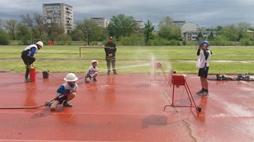 Музиканти разпъваха шлангове и гасиха пожари в Пловдив