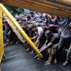 Гладни размирици в Шри Ланка, в Иран протести срещу цените