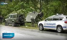 Военен камион на НАТО се обърна по таван