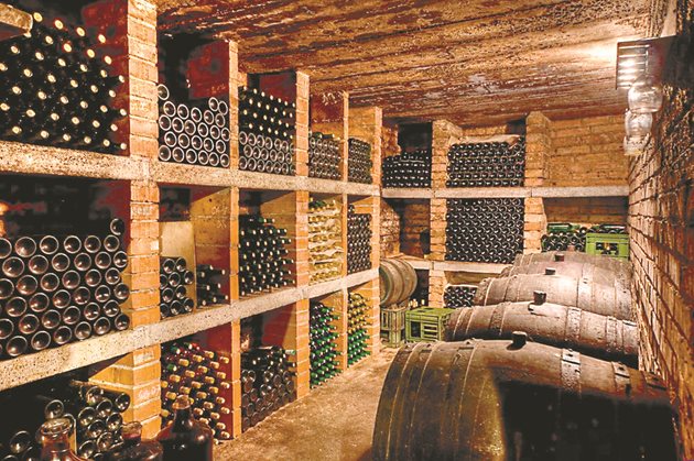 Здраво или болно вино – от майстора му зависи, но на първо място пазете гроздовия елексир от нестерилни ръце, съдове и контейнери