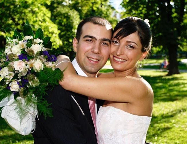 Преди 2 г. Екатерина Захариева пусна снимки във фейсбук от сватбата и? със съпруга и? Ангел. Те са семейство от 12 години.  СНИМКА: ФЕЙСБУК НА ЕКАТЕРИНА ЗАХАРИЕВА
