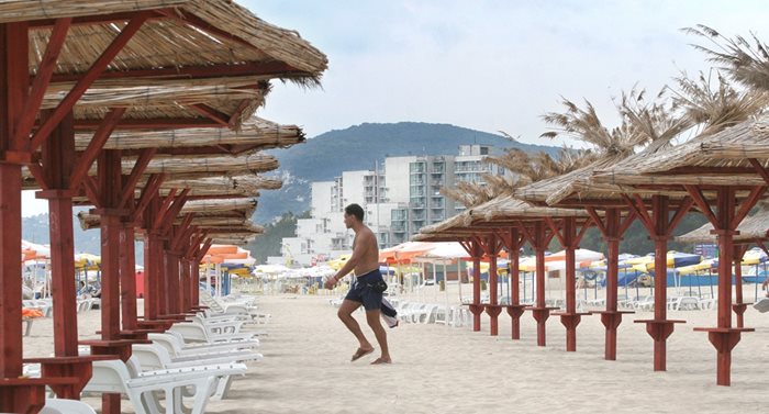 Втори конкурс за концесионер на плажа на Албена беше стартиран от кабинета.