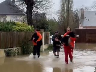 Западна Франция под вода заради бурята "Ерминия" (Видео)