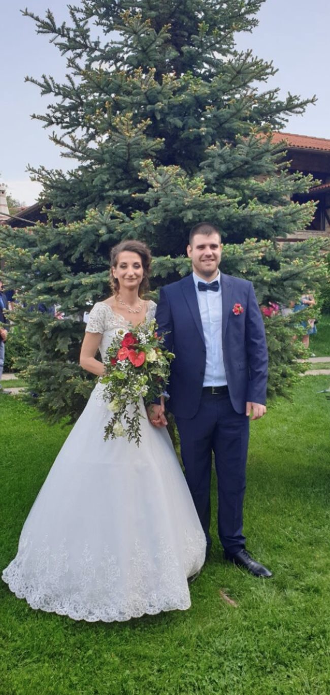 Пламена и Калоян в сватбения си ден