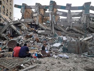 Най-малко 67 палестинци загинаха при израелски удари в Газа