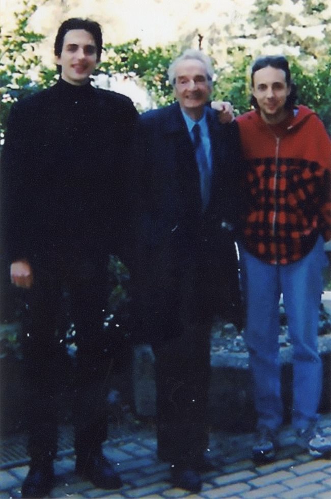 Ненчо Илчев (вдясно) с учителя си Лепас (в средата)