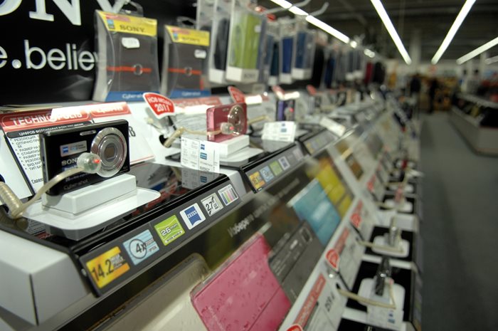 В разгара на пандемията българите са почнали да купуват три пъти повече лаптопи в сравнение

с 2019 г.

СНИМКА:

“24 ЧАСА”

