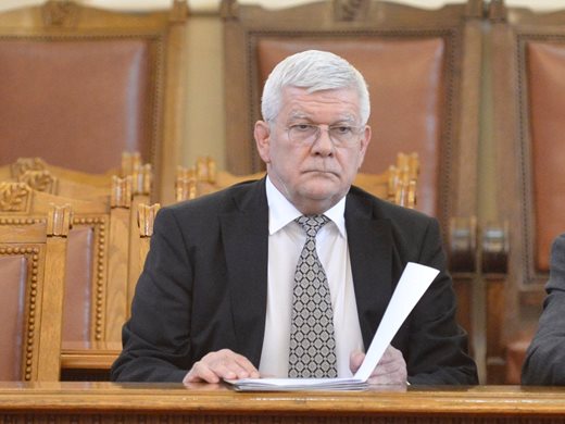 "Възраждане" към министър Вътев: "Оставка". Той: не сте ме назначили вие, за да я искате