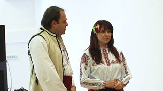 Жени Калканджиева става Пепеляшка