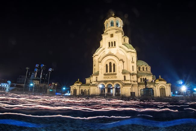 Празничното Богослужение ще бъде предавано пряко от катедралата “Св. Александър Невски”.